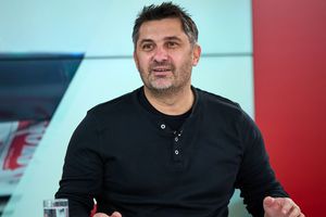 „Revenim în fotbalul mare!” » Claudiu Niculescu, unul dintre marii atacanți ai României, la picioarele naționalei lui Iordănescu: „De ce să nu sperăm la mai mult? Să recunoaște, noi NU am mai existat!”
