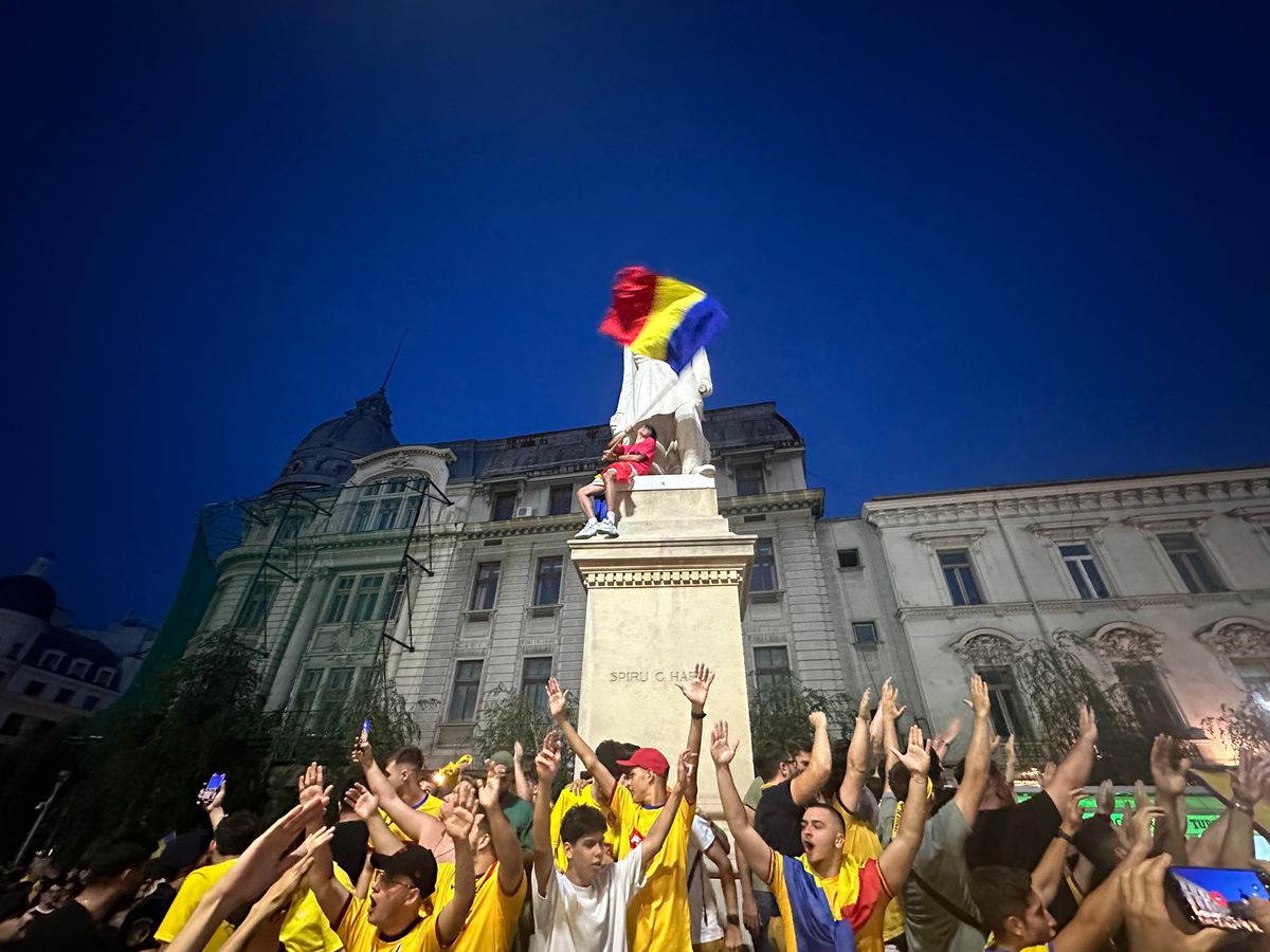 NEBUNIE la Universitate! Bucureștiul a sărbătorit în epicentrul bucuriei pentru naționala României! 10.000 de oameni ieșiți, prima oară după 24 de ani!