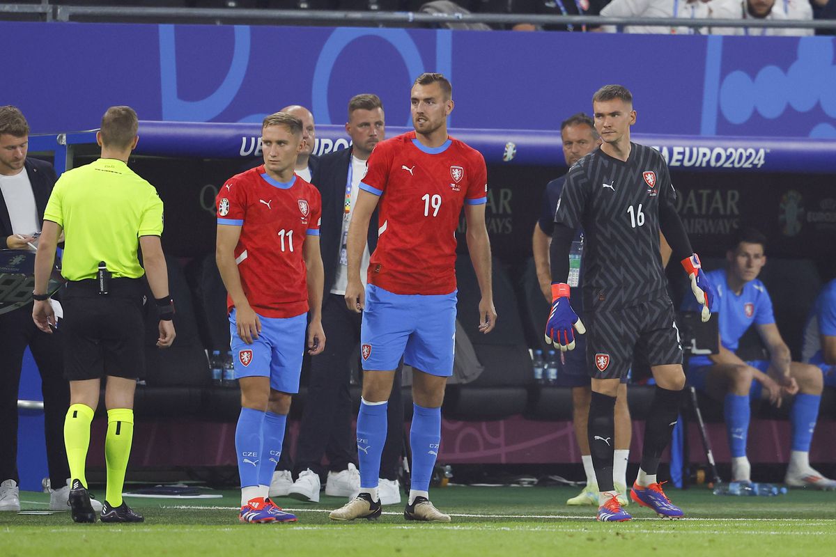 Cehia, OUT de la Euro 2024 » Istvan Kovacs, la centru în meciul cu cele mai multe cartonașe din istoria turneelor continentale