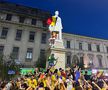 Suporterii naționalei au sărbătorit la Universitate calificarea în optimile de la Euro 2024 / foto: Ionuț Iordache