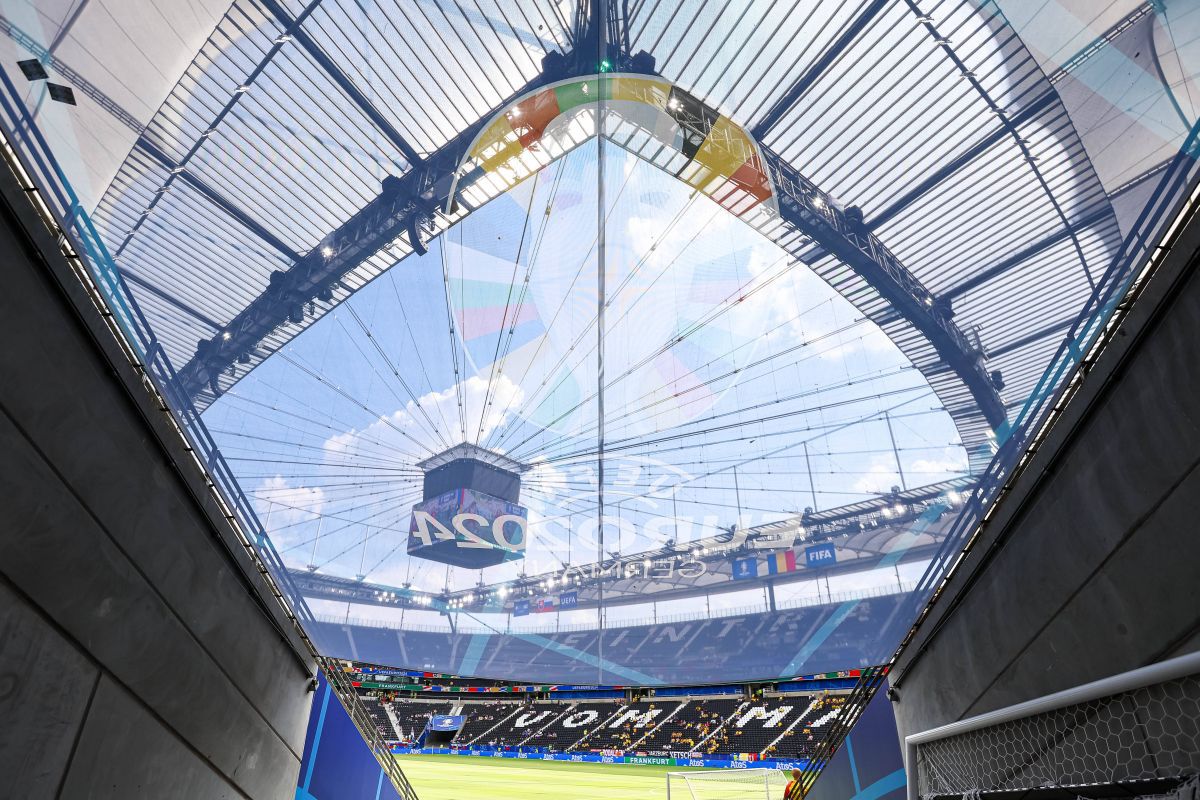 Slovacia - România, imagini cu fanii „tricolorilor” la intrarea în stadion + atmosfera creată de români