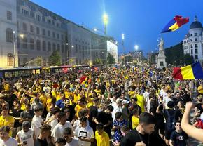 NEBUNIE la Universitate! Bucureștiul a sărbătorit în epicentrul bucuriei pentru naționala României! 10.000 de oameni ieșiți, prima oară după 24 de ani!