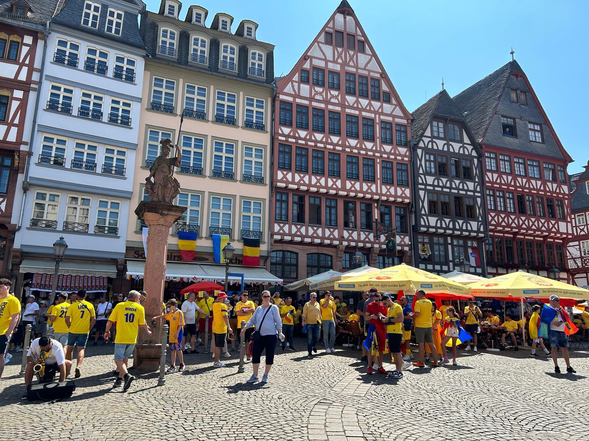 Atmosferă ca „acasă” la Frankfurt. Suporterii „tricolorilor” au luat cu asaltul orașul-port