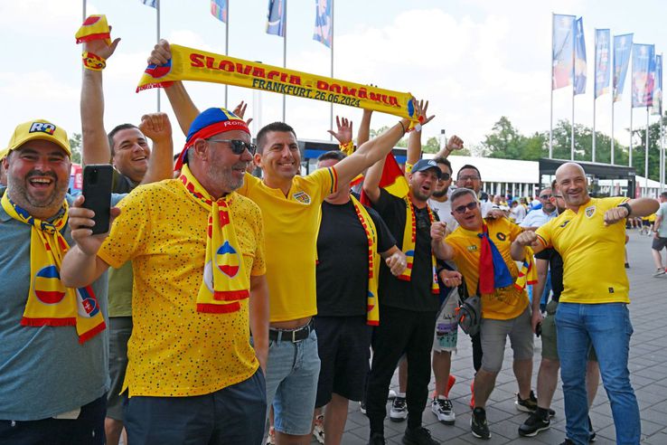 Suporterii României, înainte de meciul cu Slovacia / Sursă foto: Imago Images
