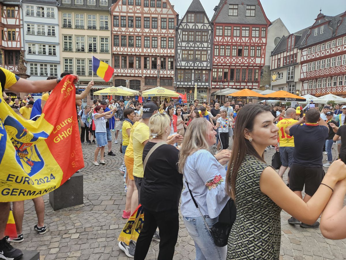 Splendoare galbenă la Frankfurt » Românii au luat cu asalt Germania: imagini nebune cu sărbătoarea fanilor după calificarea naționalei