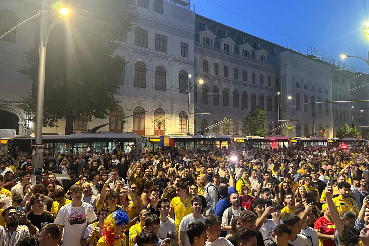 NEBUNIE la Universitate! Bucureștiul a sărbătorit în epicentrul bucuriei pentru naționala României! 10.000 de oameni ieșiți, prima oară după 24 de ani!