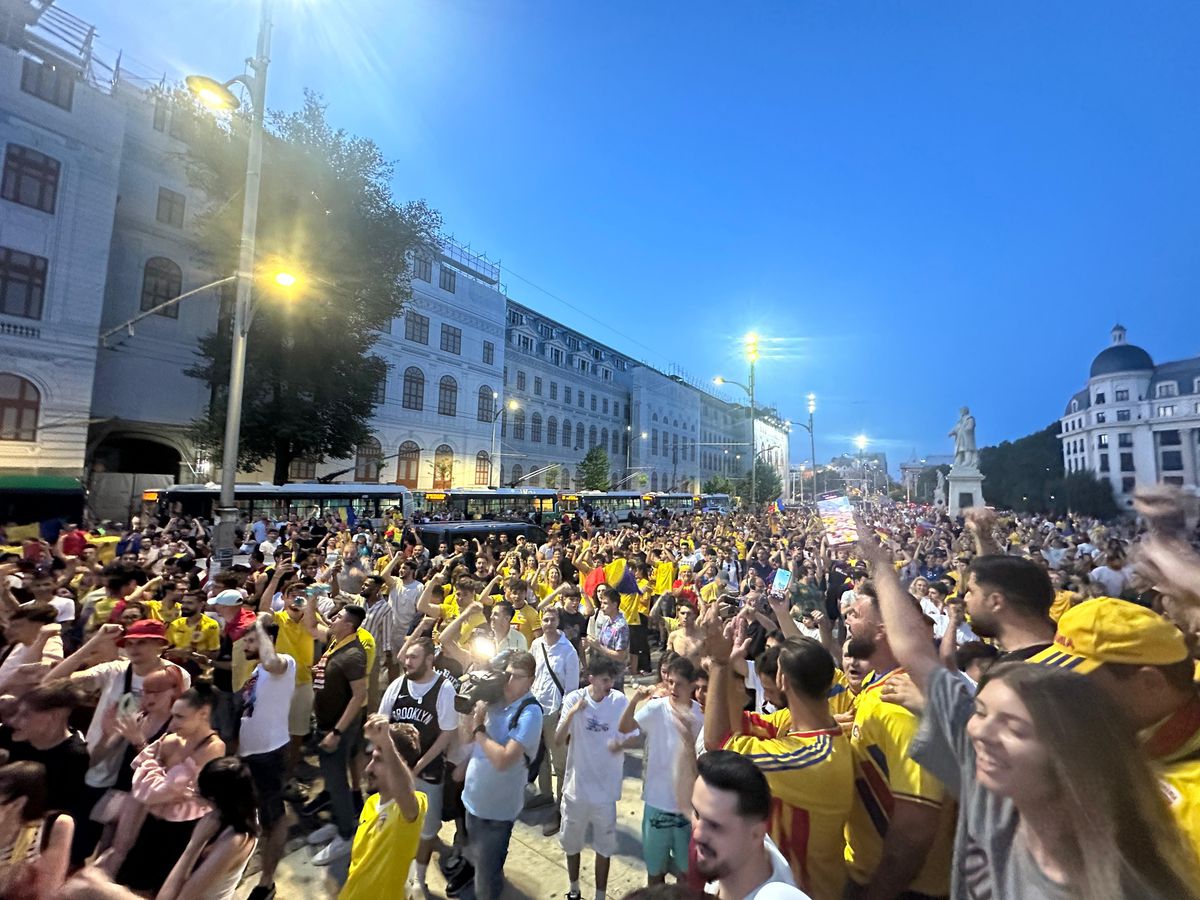 NEBUNIE la Universitate! Bucureștiul a sărbătorit în epicentrul bucuriei pentru naționala României! 10.000 de oameni ieșiți, prima oară după 24 de ani!