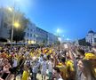 Suporterii naționalei au sărbătorit la Universitate calificarea în optimile de la Euro 2024 / foto: Ionuț Iordache