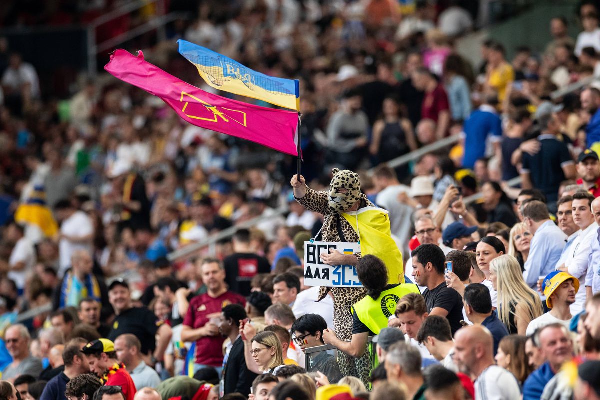 7 detalii de la Ucraina - Belgia » Mesajul emoționant afișat de ucraineni: „Pacea are un preț”