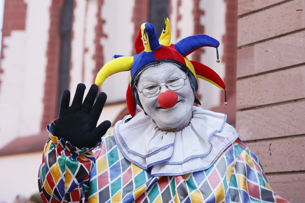 Ianis Hagi, TITULAR cu Slovacia?! » „A intrat foarte bine, mă aștept să fie în formula de start”