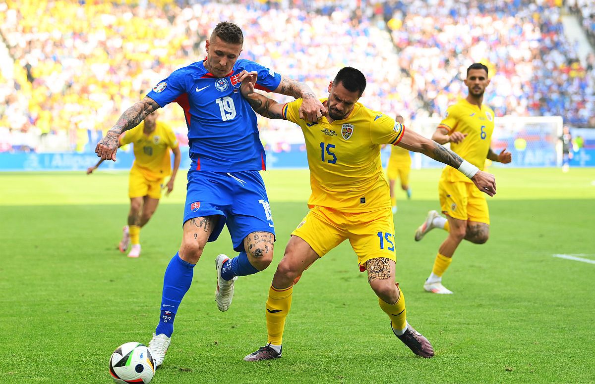 Jos pălăria! Niculescu, Rusescu și Alexa s-au ridicat în picioare și au aplaudat calificarea României în „optimile” Euro 2024