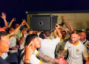 Imagini EPICE la Wurzburg: „tricolorii” așa cum nu i-ați mai văzut » Coman, Stanciu și colegii au sprintat către fani: cântece și dansuri în noapte