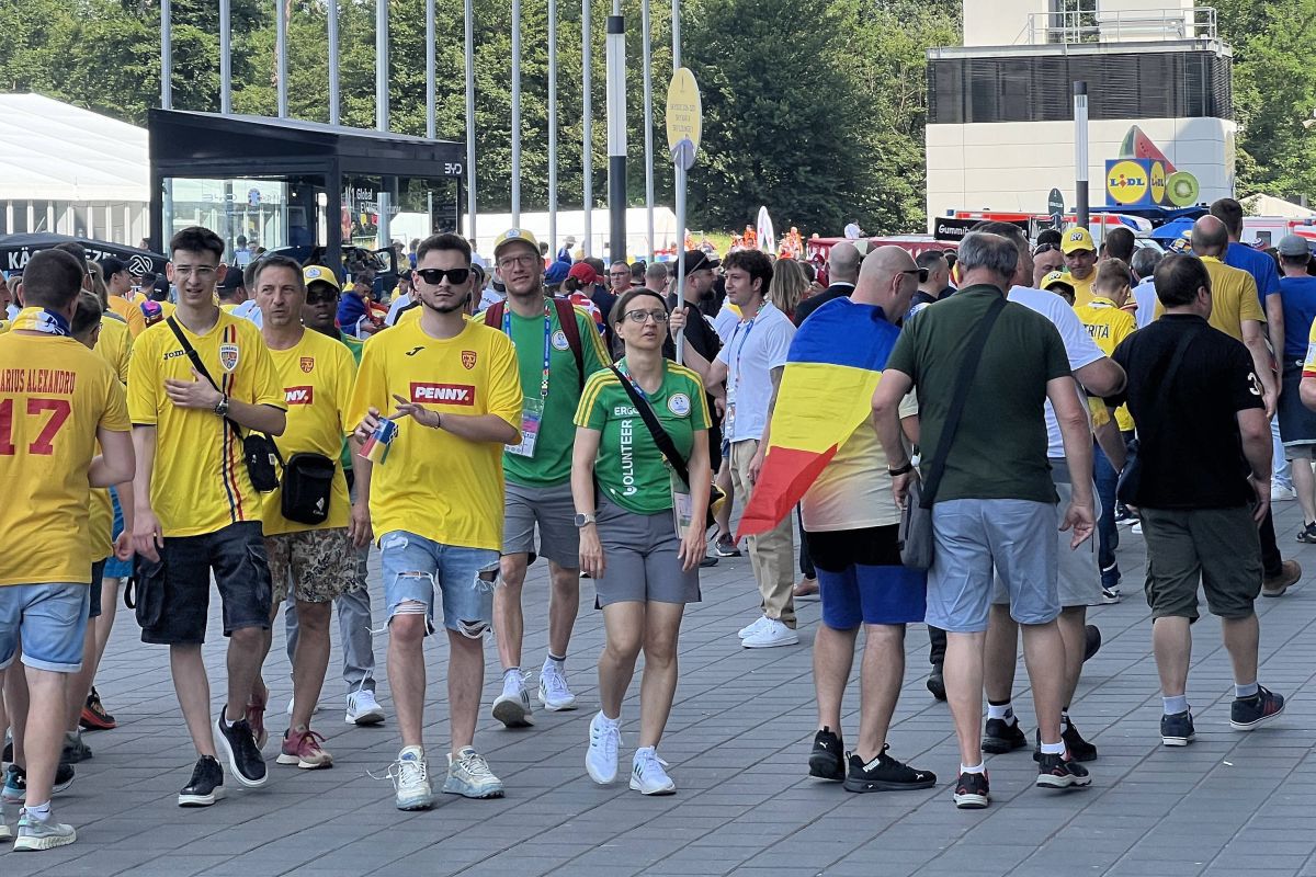 Asta-i România! Atmosferă de POVESTE la Frankfurt » Jos pălăria pentru miile de suporteri care scriu istorie în Germania!