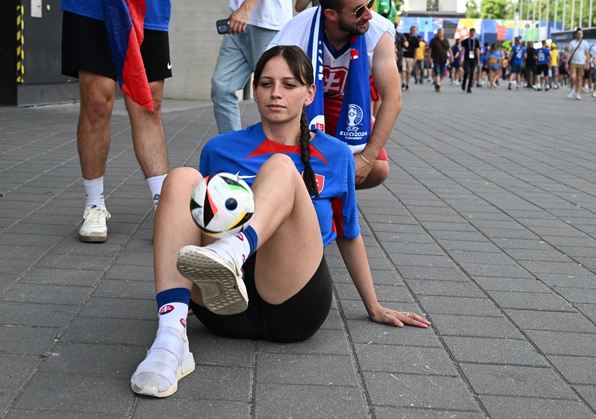 Slovacia - România, imagini cu fanii „tricolorilor” la intrarea în stadion + atmosfera creată de români