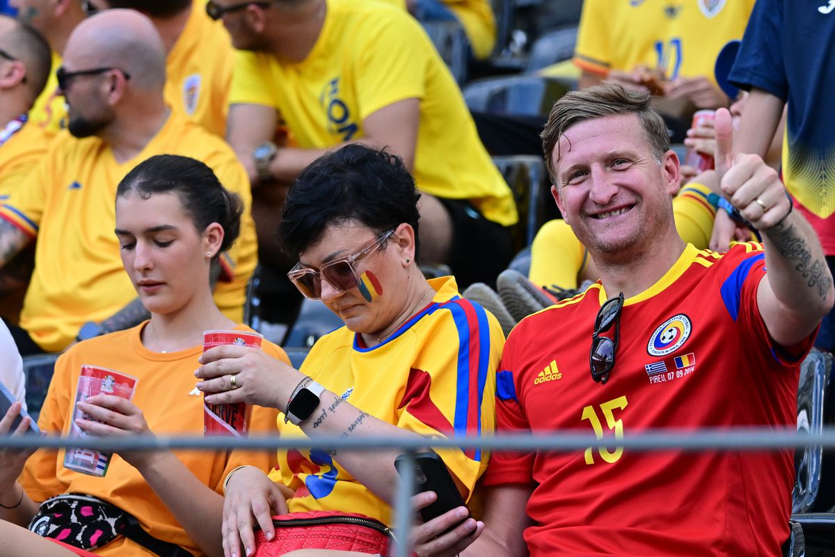 Jos pălăria! Niculescu, Rusescu și Alexa s-au ridicat în picioare și au aplaudat calificarea României în „optimile” Euro 2024