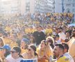 Atmosferă electrizantă în Piața George Enescu în trimpul meciului România - Slovacia / foto: Ionuț Iordache