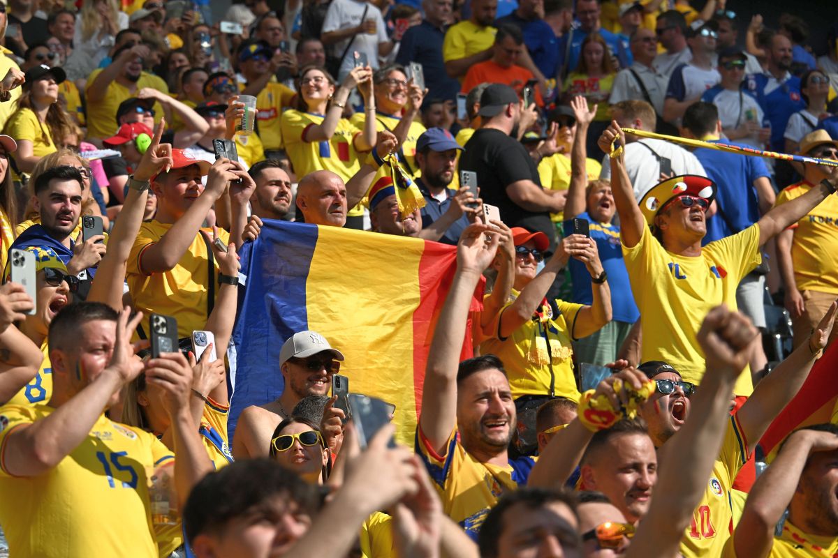 Asta-i România! Atmosferă de POVESTE la Frankfurt » Jos pălăria pentru miile de suporteri care scriu istorie în Germania!