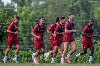 Ghinion după ghinion pentru jucătorul Rapidului suspect de o accidentare gravă! De ce nu a putut face RMN-ul joi în Slovenia