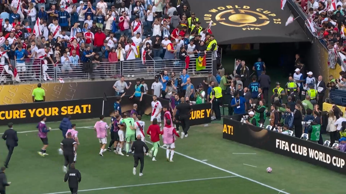 Scene tensionate la Inter - River Plate. Cristi Chivu, implicat direct