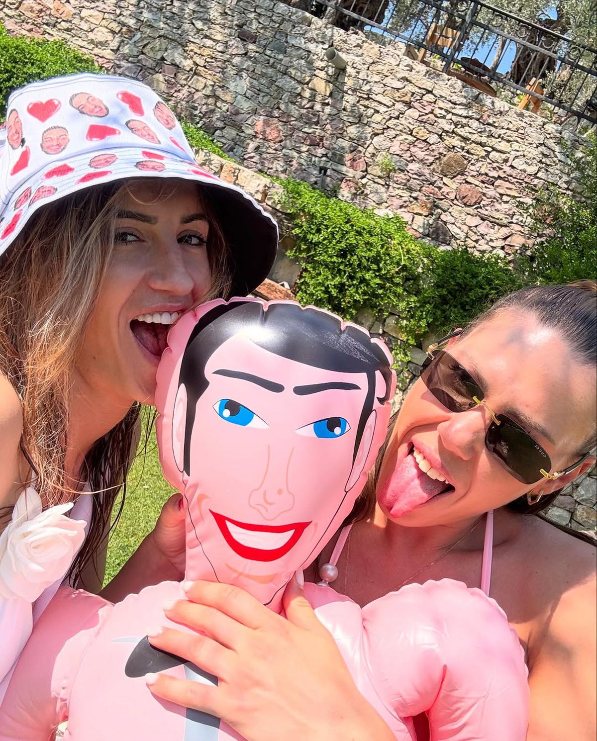 Noua handbalistă a vicecampioanei României, nuntă de vis în Muntenegru! Alegere curajoasă pentru rochie + imagini tari de la petrecerea „burlăcițelor”