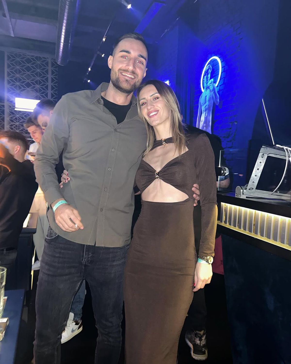 Noua handbalistă a vicecampioanei României, nuntă de vis în Muntenegru! Alegere curajoasă pentru rochie + imagini tari de la petrecerea „burlăcițelor”