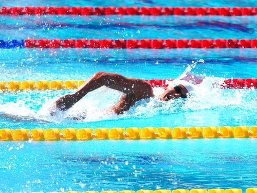 5 înotători români evoluează în această seară la Campionatele Europene U23 de la Samorin » La ce oră este finala lui David Popovici