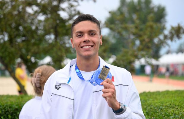 David Popovici, pus pe glume după ce a cucerit titlul care-i lipsea cu cel mai bun timp al anului: „Mă cam pune antrenorul!”