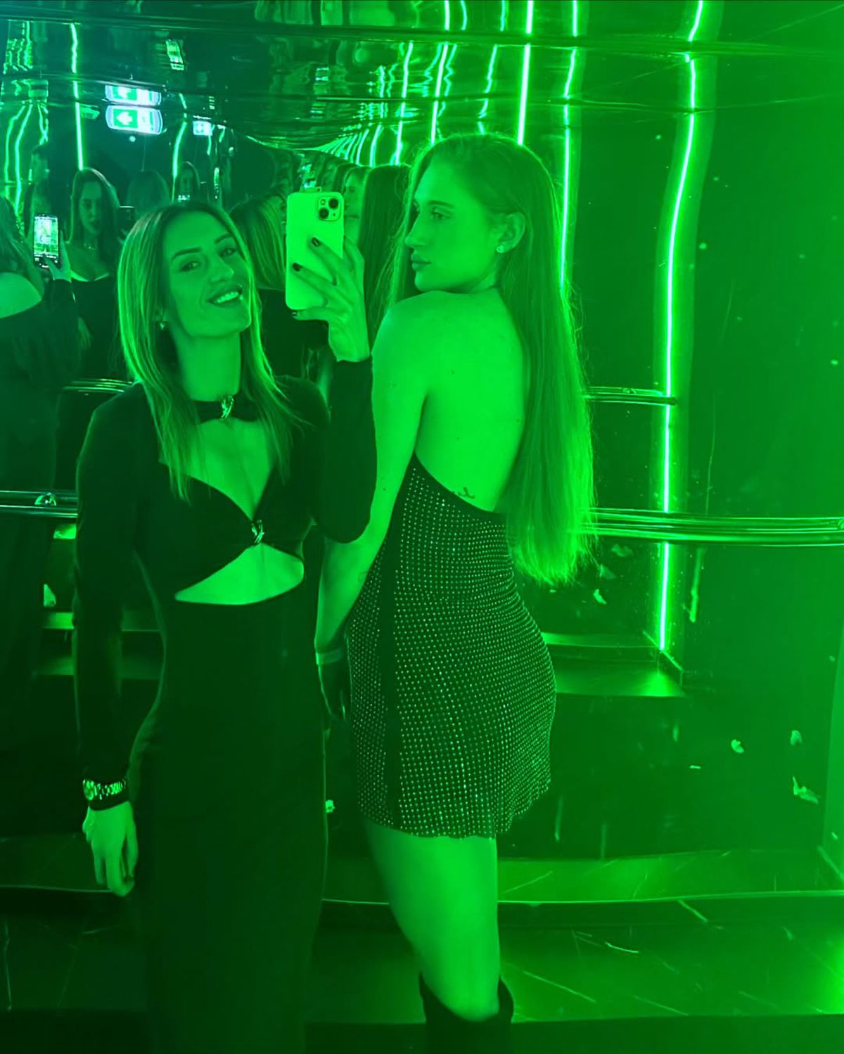 Noua handbalistă a vicecampioanei României, nuntă de vis în Muntenegru! Alegere curajoasă pentru rochie + imagini tari de la petrecerea „burlăcițelor”