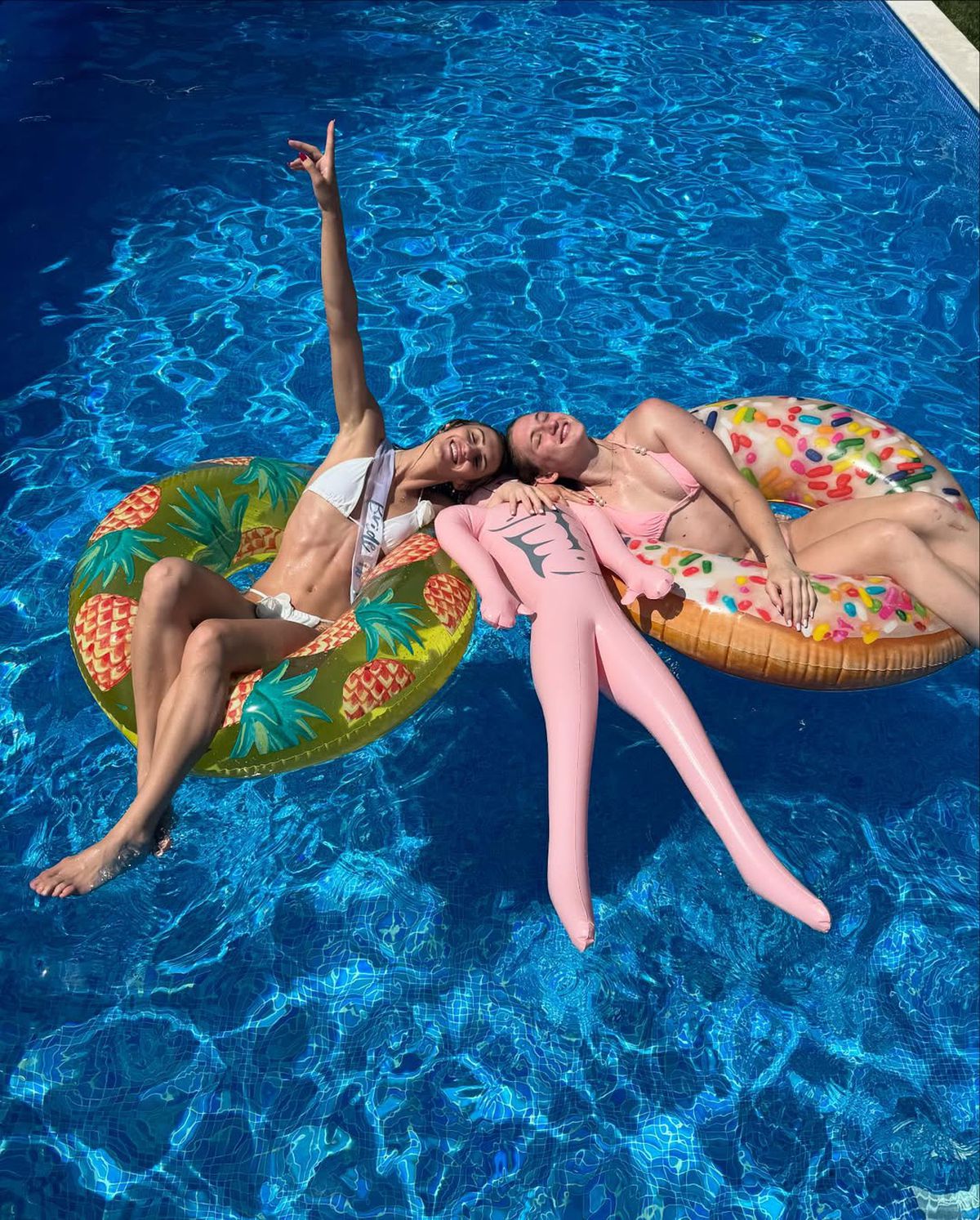 Noua handbalistă a vicecampioanei României, nuntă de vis în Muntenegru! Alegere curajoasă pentru rochie + imagini tari de la petrecerea „burlăcițelor”