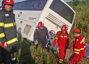 Familia micuțului baschetbalist accidentat pe Autostrada Soarelui așteaptă o minune » Scenă înduioșătoare în fața spitalului „Grigore Alexandrescu”