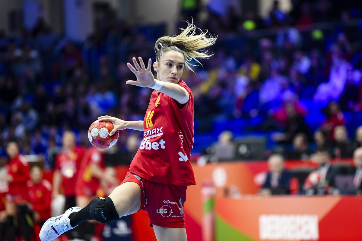 Noua handbalistă a vicecampioanei României, nuntă de vis în Muntenegru! Alegere curajoasă pentru rochie + imagini tari de la petrecerea „burlăcițelor”