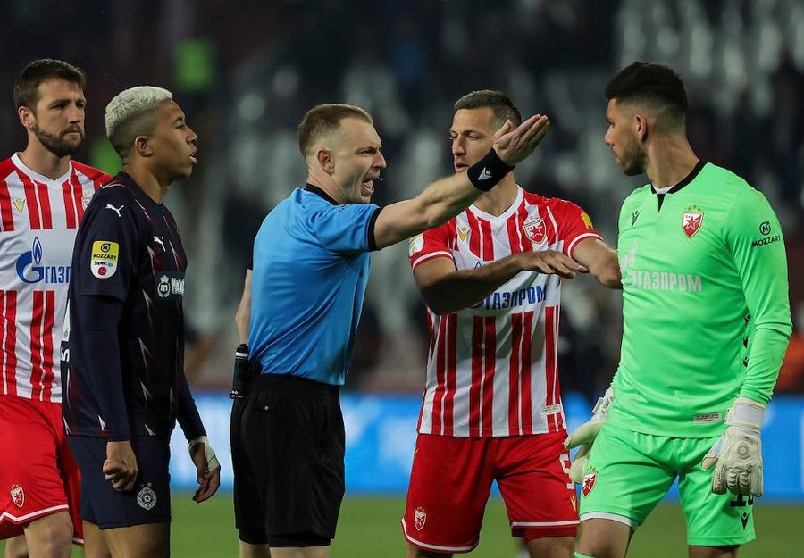 Anchetat în Serbia pentru pariuri sportive! UEFA a anunțat arbitrii partidelor pe care FCSB și CFR Cluj le vor juca în cupele europene