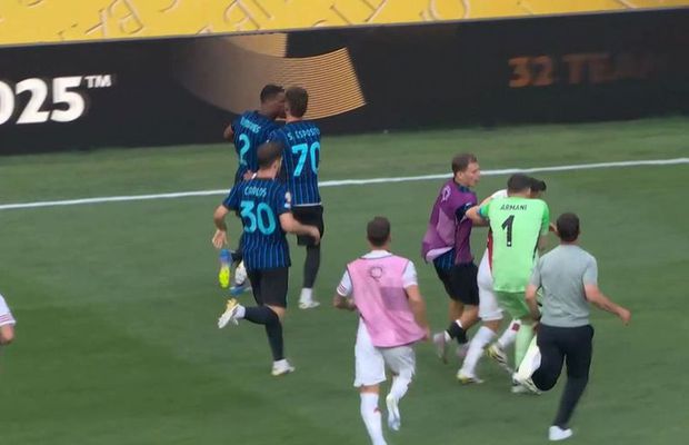 Scene ireale după Inter - River » Cristi Chivu a sprintat și l-a luat de guler + Dumfries a fugit la vestiare pentru a evita haosul