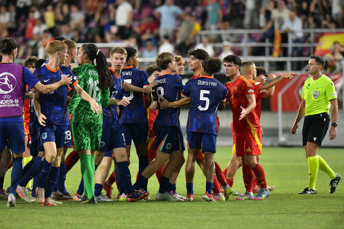 Spania U19 - Olanda U19 0-1. Viitor „portocaliu”: un autogol pe Giulești a tranșat finala Europeanului U19. Burleanu și arbitrii, huiduiți la premiere