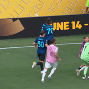 Captură Scene tensionate la Inter - River Plate. Cristi Chivu, implicat direct(416)