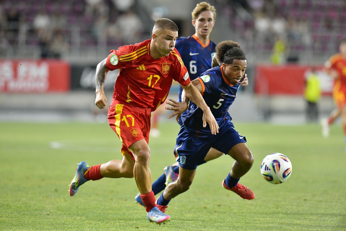 Spania U19 - Olanda U19 0-1. Viitor „portocaliu”: un autogol pe Giulești a tranșat finala Europeanului U19. Burleanu și arbitrii, huiduiți la premiere