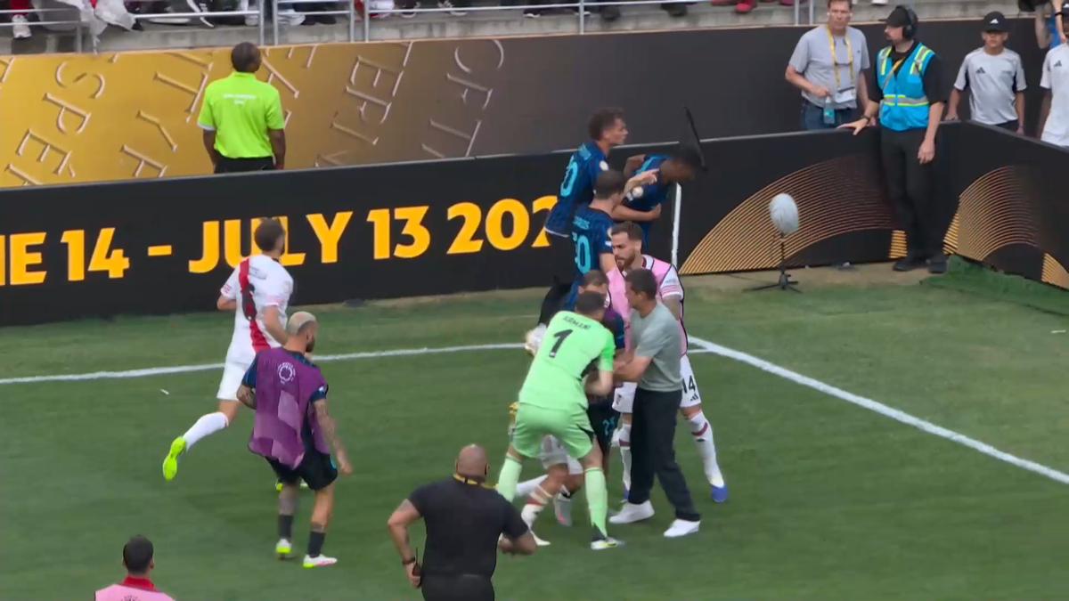 Scene tensionate la Inter - River Plate. Cristi Chivu, implicat direct