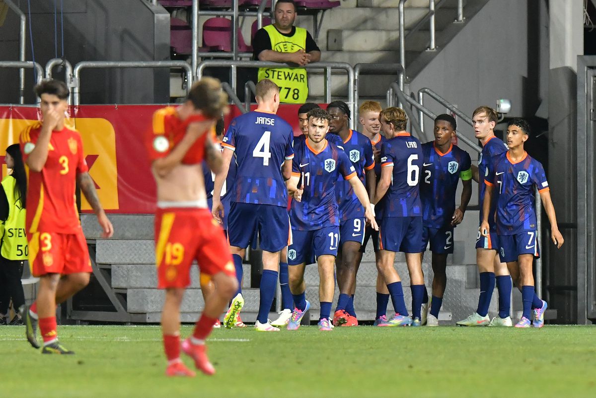 Spania U19 - Olanda U19 0-1. Viitor „portocaliu”: un autogol pe Giulești a tranșat finala Europeanului U19. Burleanu și arbitrii, huiduiți la premiere