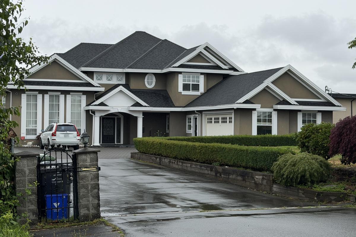 Monster-houses in Vancouver