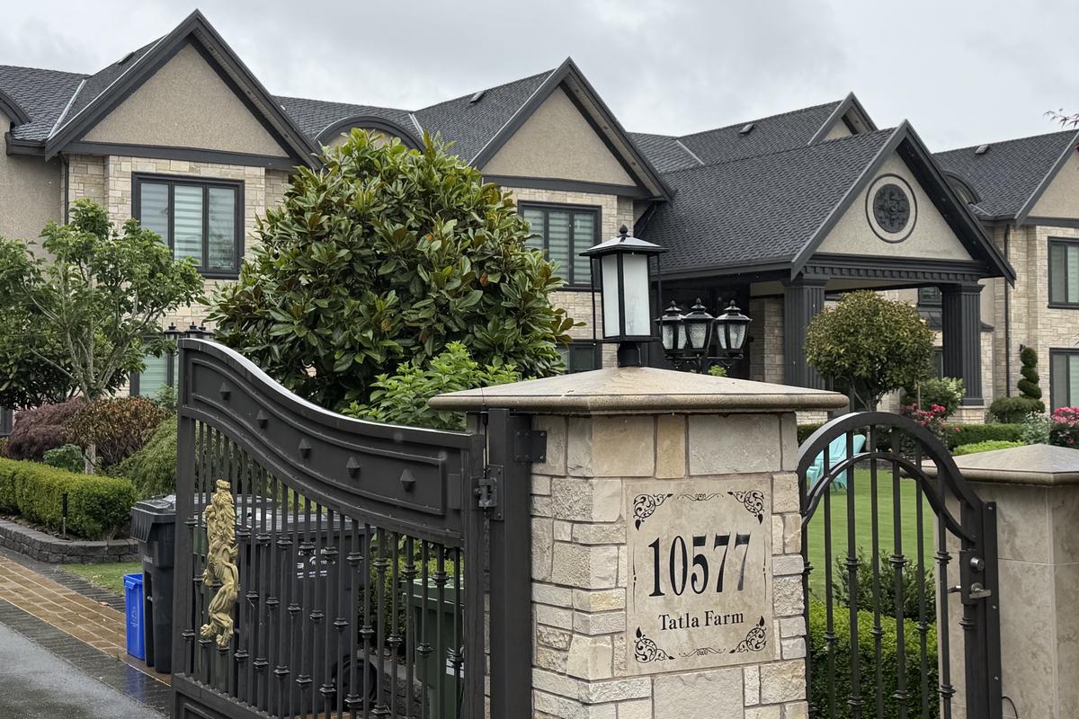 Monster-houses in Vancouver