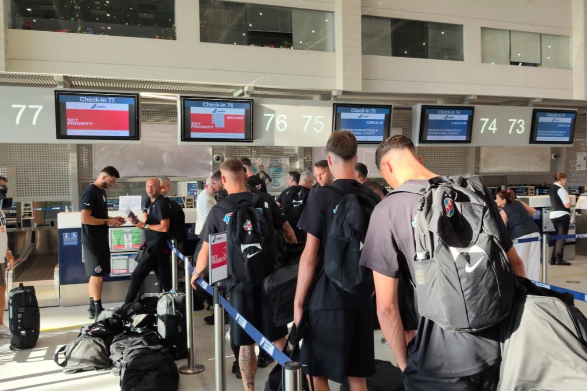 FCSB a plecat în primul cantonament al verii » Marele absent din lotul roș-albaștrilor