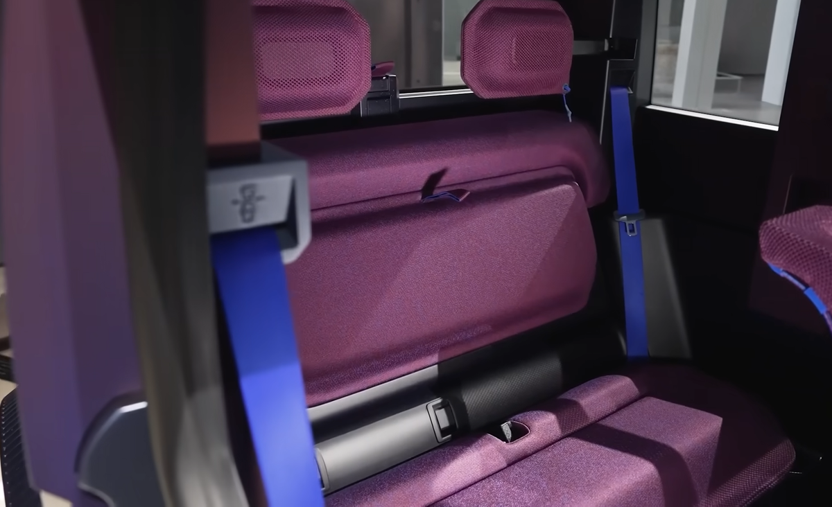 Noul model Dacia, în premieră pe străzile din Paris » Trecătorii au fost uimiți: „E mașina viitorului”