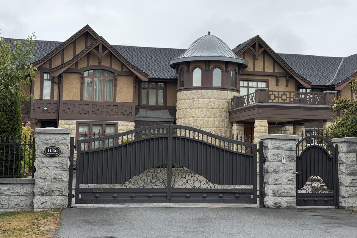 Sindromul Certeze lângă Vancouver » Ne-am trezit cazați într-o vilă colosală la Mondial: cum păcălesc canadienii statul