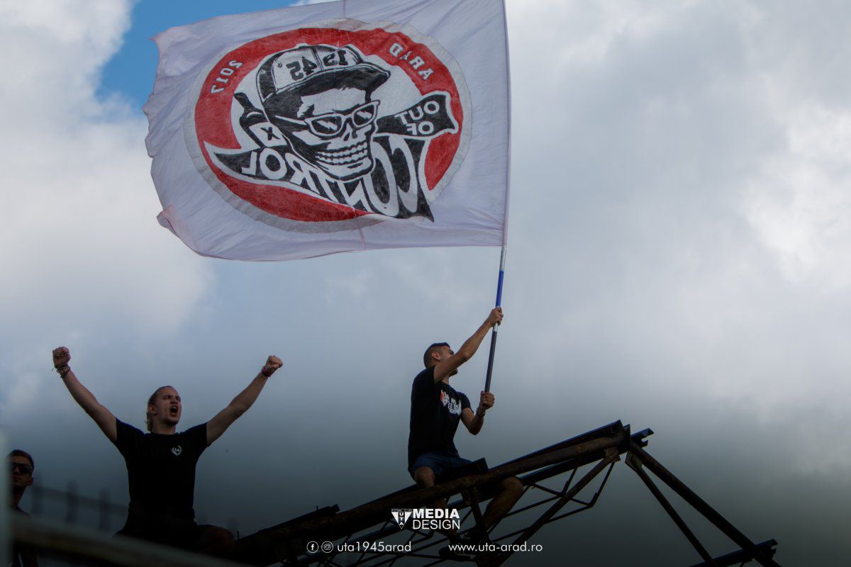 UTA - RAPID 1-2. EXCLUSIV // UPDATE Ultrașii arădeni au vrut să-l bată pe Dan Alexa! Ce a pățit antrenorul Rapidului: „Dacă aveau cuțit?”