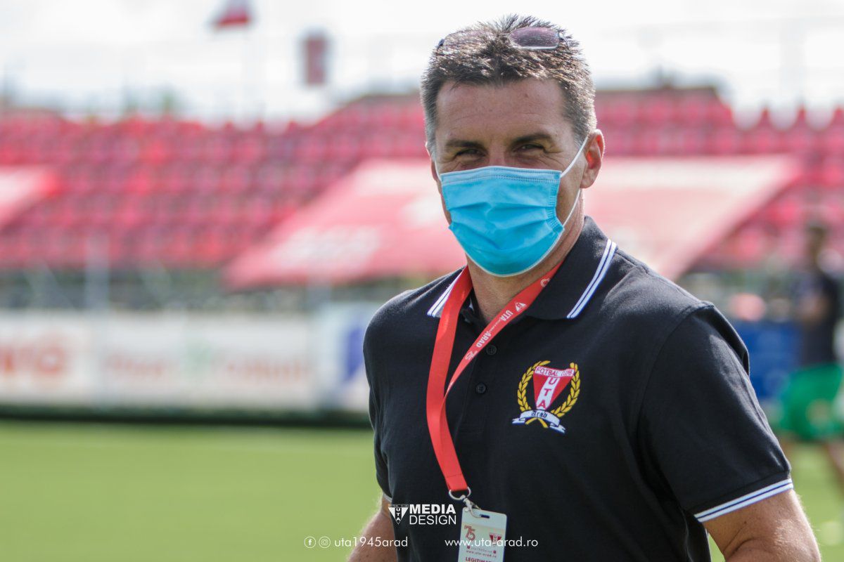 UTA - RAPID 1-2. EXCLUSIV // UPDATE Ultrașii arădeni au vrut să-l bată pe Dan Alexa! Ce a pățit antrenorul Rapidului: „Dacă aveau cuțit?”