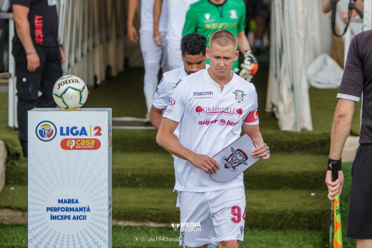 UTA - RAPID 1-2. EXCLUSIV // UPDATE Ultrașii arădeni au vrut să-l bată pe Dan Alexa! Ce a pățit antrenorul Rapidului: „Dacă aveau cuțit?”