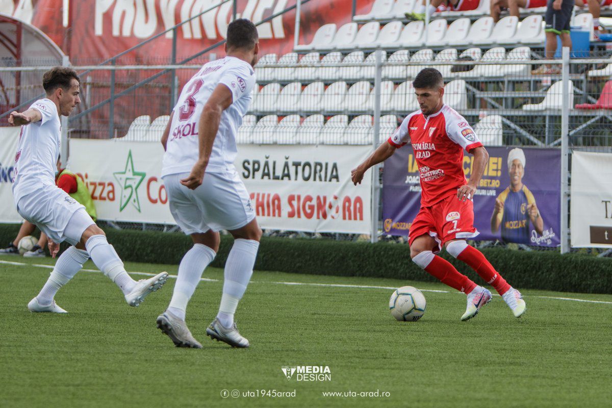 UTA - RAPID 1-2. EXCLUSIV // UPDATE Ultrașii arădeni au vrut să-l bată pe Dan Alexa! Ce a pățit antrenorul Rapidului: „Dacă aveau cuțit?”