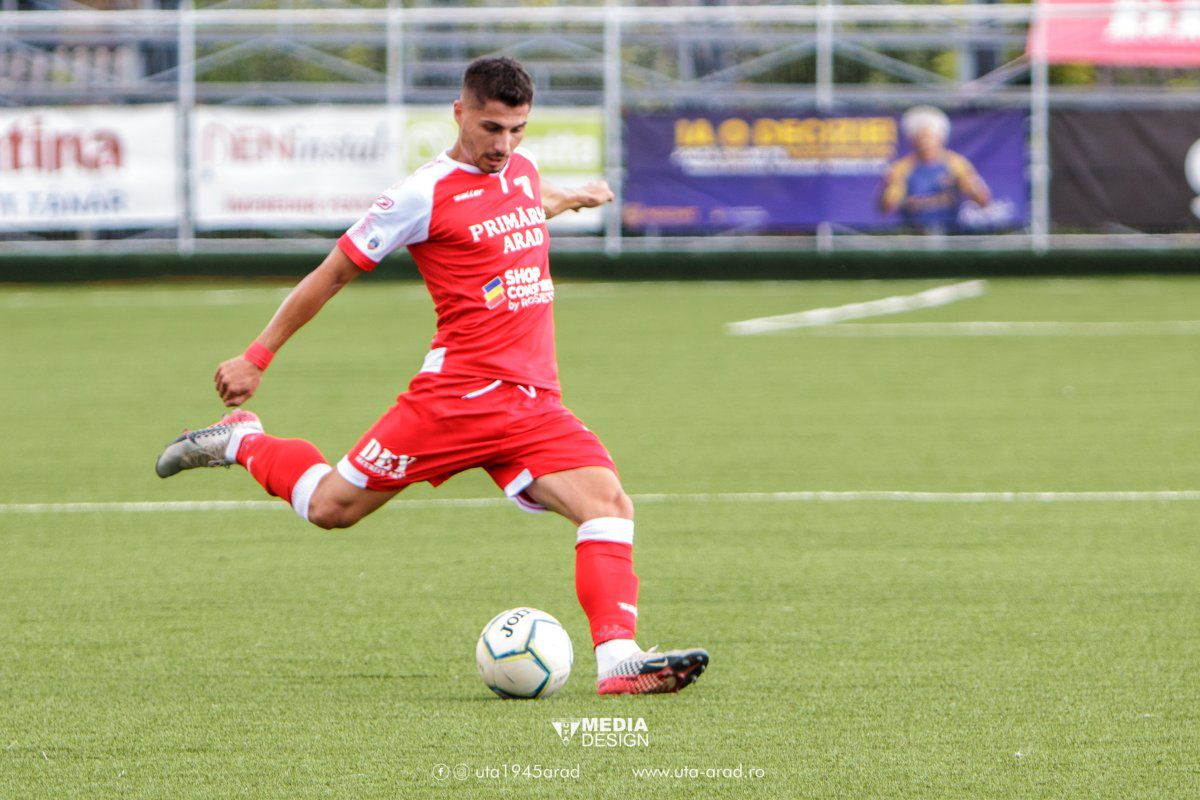 UTA - RAPID 1-2. EXCLUSIV // UPDATE Ultrașii arădeni au vrut să-l bată pe Dan Alexa! Ce a pățit antrenorul Rapidului: „Dacă aveau cuțit?”