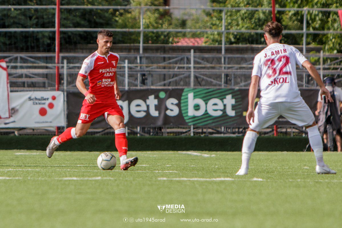 UTA - RAPID 1-2. EXCLUSIV // UPDATE Ultrașii arădeni au vrut să-l bată pe Dan Alexa! Ce a pățit antrenorul Rapidului: „Dacă aveau cuțit?”