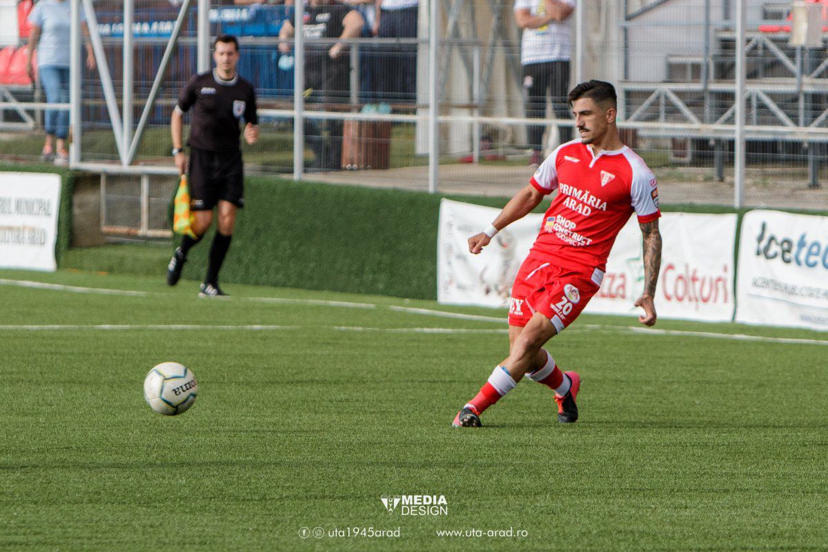 UTA - RAPID 1-2. EXCLUSIV // UPDATE Ultrașii arădeni au vrut să-l bată pe Dan Alexa! Ce a pățit antrenorul Rapidului: „Dacă aveau cuțit?”